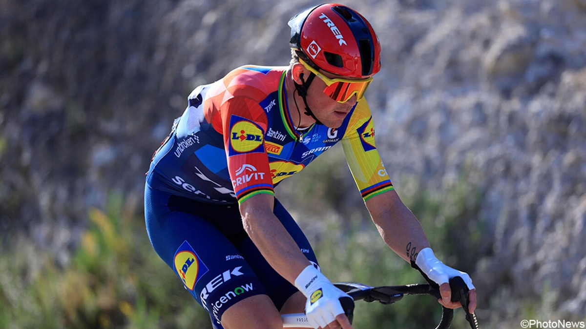 Voorjaar in gevaar: Mads Pedersen breekt pols en sleutelbeen bij val in Valencia