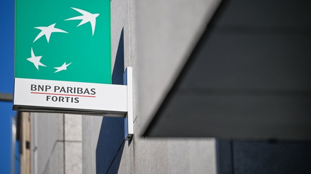 "Plots stond ik 6.200 euro in het rood": BNP Paribas Fortis volop in de weer om dubbele betalingen recht te zetten na IT-probleem