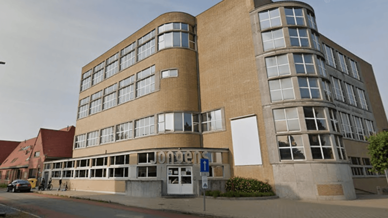 Leerkracht meteen ontslagen na tonen van expliciete film aan 16-jarige leerlinge in Maasmechelen