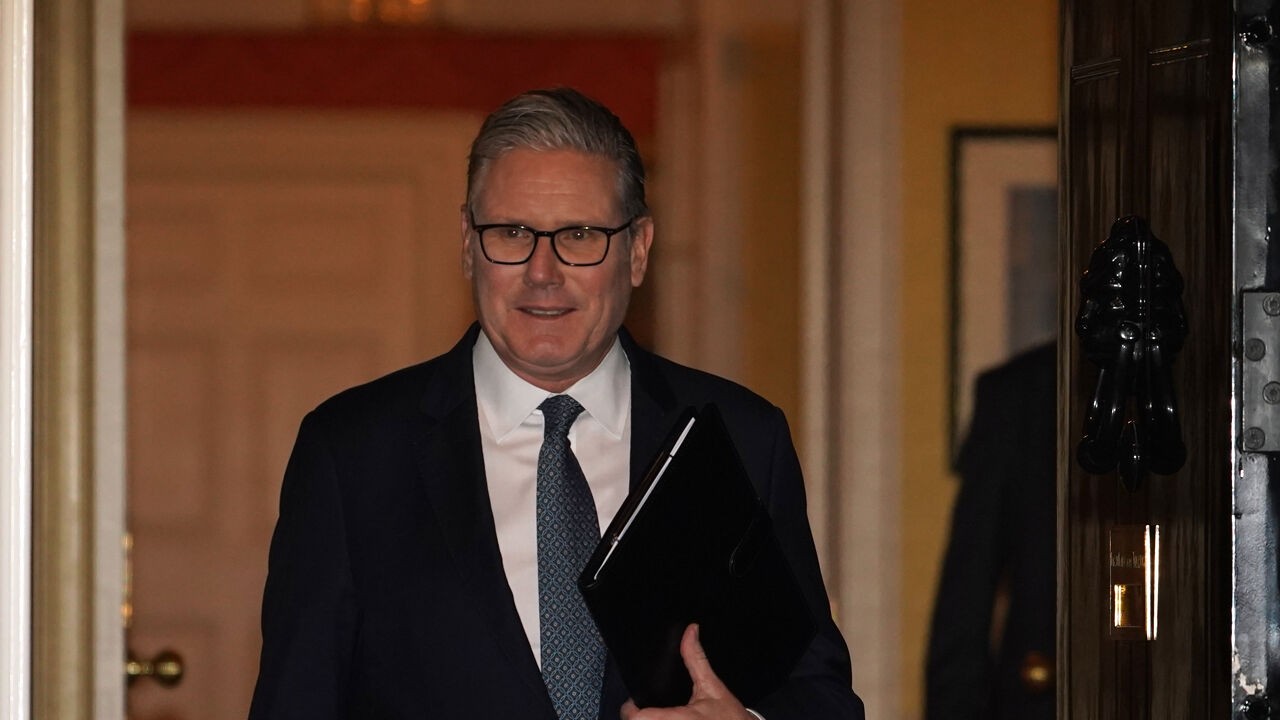 Britse premier Starmer behoudt vertrouwen Labour-parlementsleden: "Ik ga mandaat niet ontlopen"