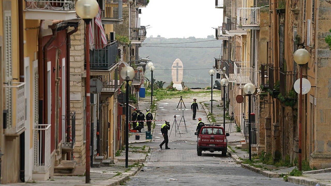 Siciliaans stadje Niscemi tussen wanhoop en woede na aardverschuiving: "Het lijkt alsof stad ineenstort, en wij met haar"