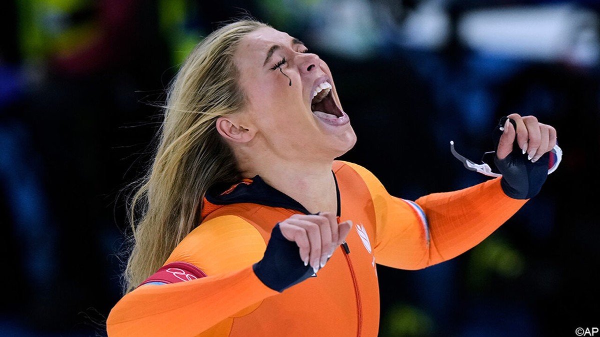 Jutta Leerdam doet het! Nederlands schaatsfenomeen schudt commotie van zich af met GOUD op 'haar' 1.000 meter