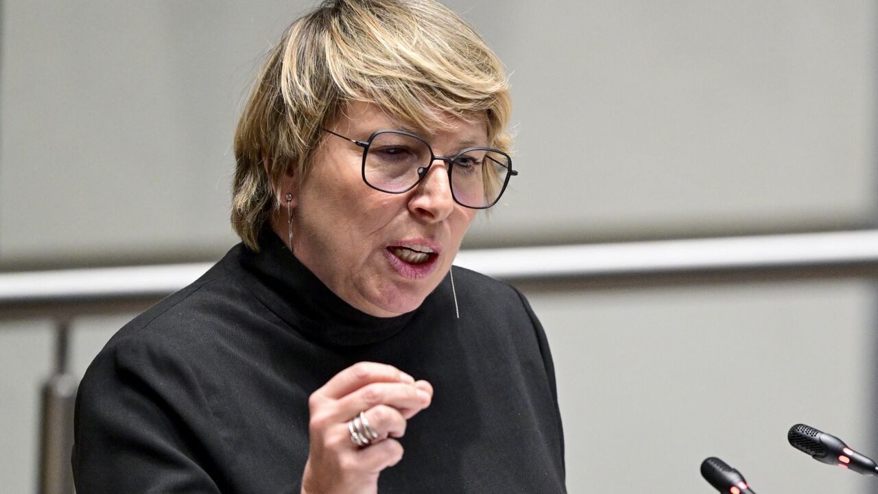 Felle discussie in Vlaams Parlement over seksuele intimidatie tegen vrouwen: "Daders altijd veroordelen, ongeacht achtergrond of overtuiging"