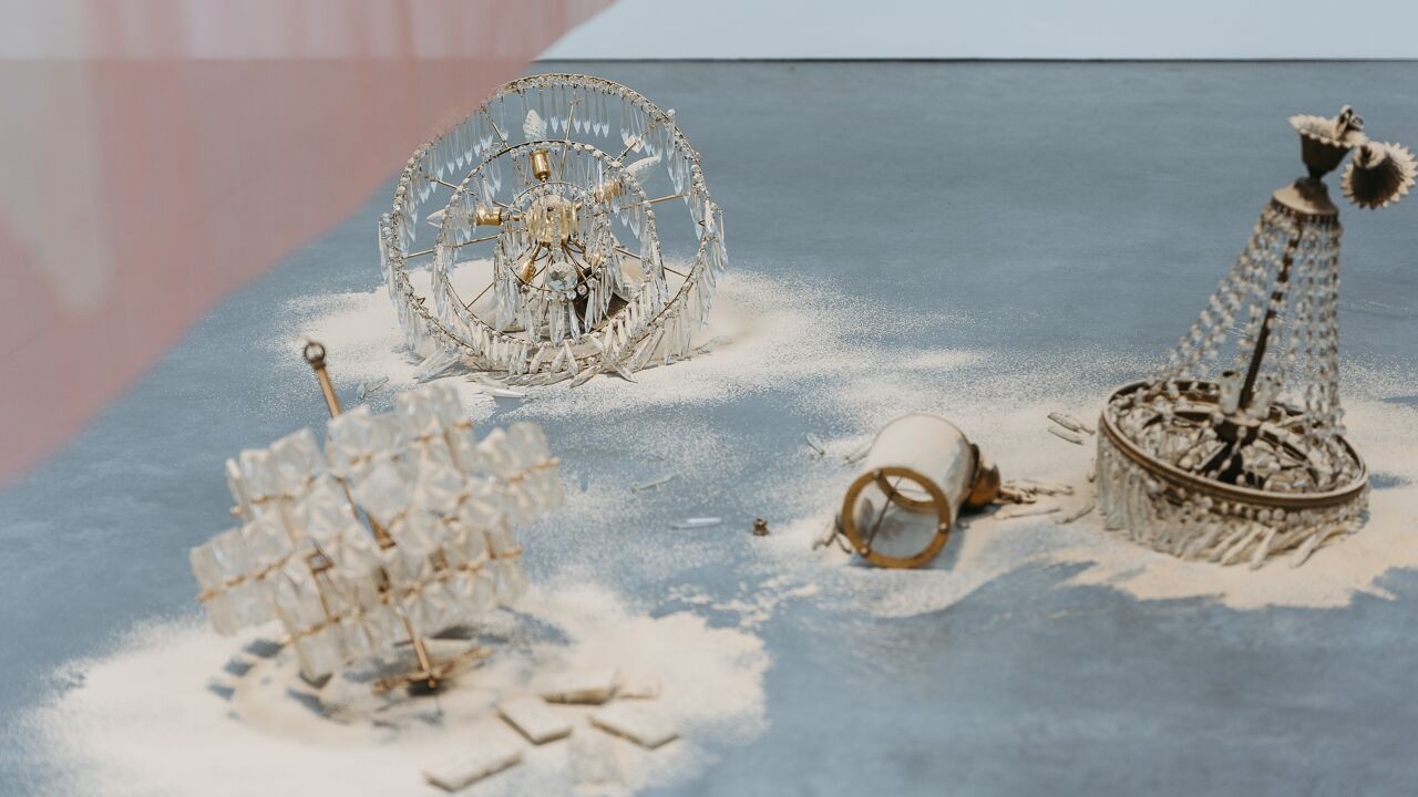 Wat krijg je wanneer Einstein en Ensor samen op het strand belanden?