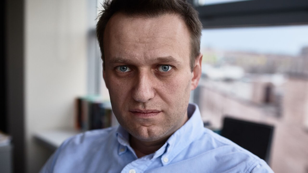 Onderzoek in 5 Europese landen bevestigt dat Navalny is vergiftigd: "Met dodelijke stof uit huid van pijlgifkikker"