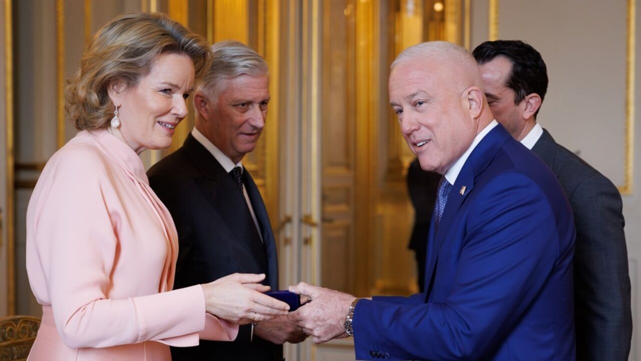 Wie is Bill White, Amerikaanse ambassadeur die Belgische regering beschuldigt van "antisemitische vervolging"?