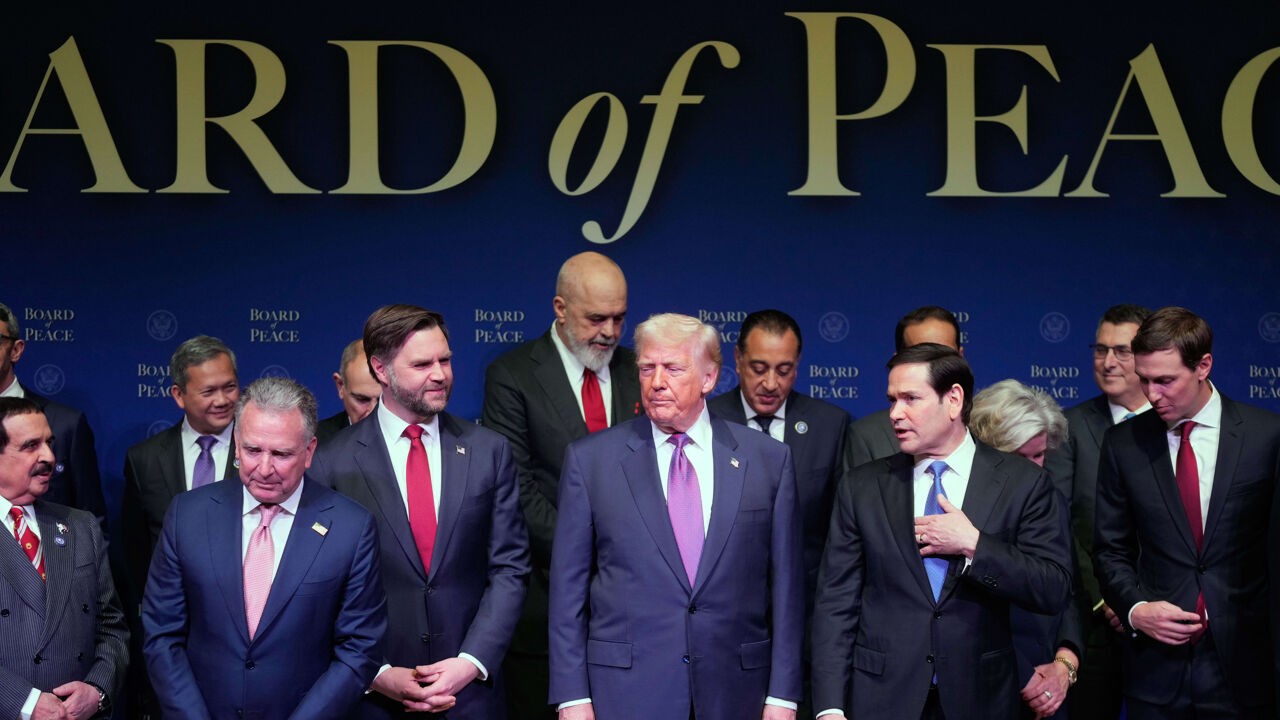 Deelnemende landen van Trumps Vredesraad voor Gaza zeggen miljarden aan steun toe tijdens eerste ontmoeting