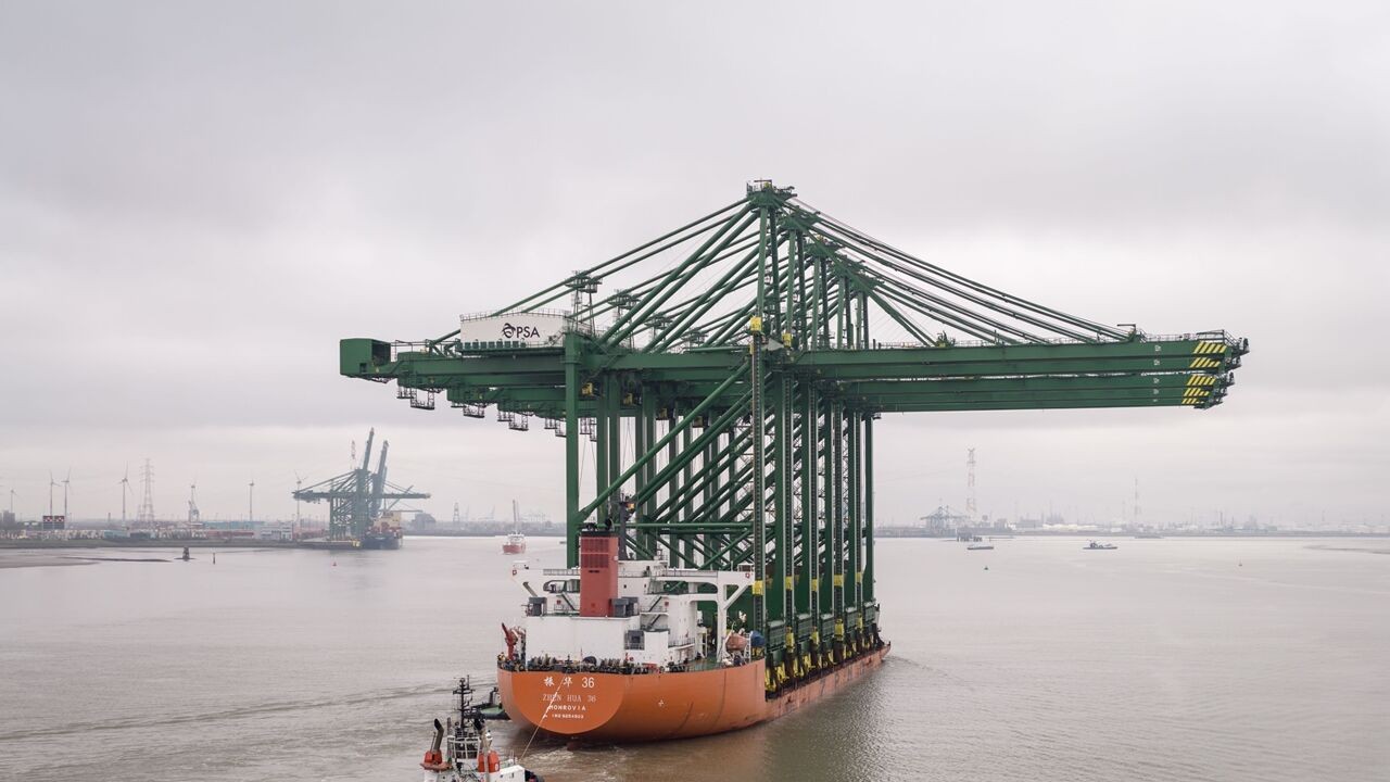 Vijf nieuwe megakranen aan Europa Terminal in Antwerpse haven moeten grootste containerschepen ter wereld verwerken