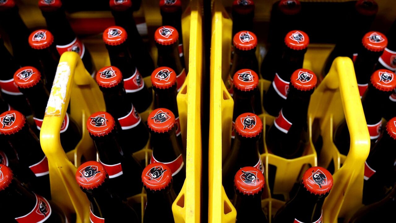 Waarom er massaal kortingen zijn op Jupiler en Maes: Belg drinkt bijna 20 procent minder bier