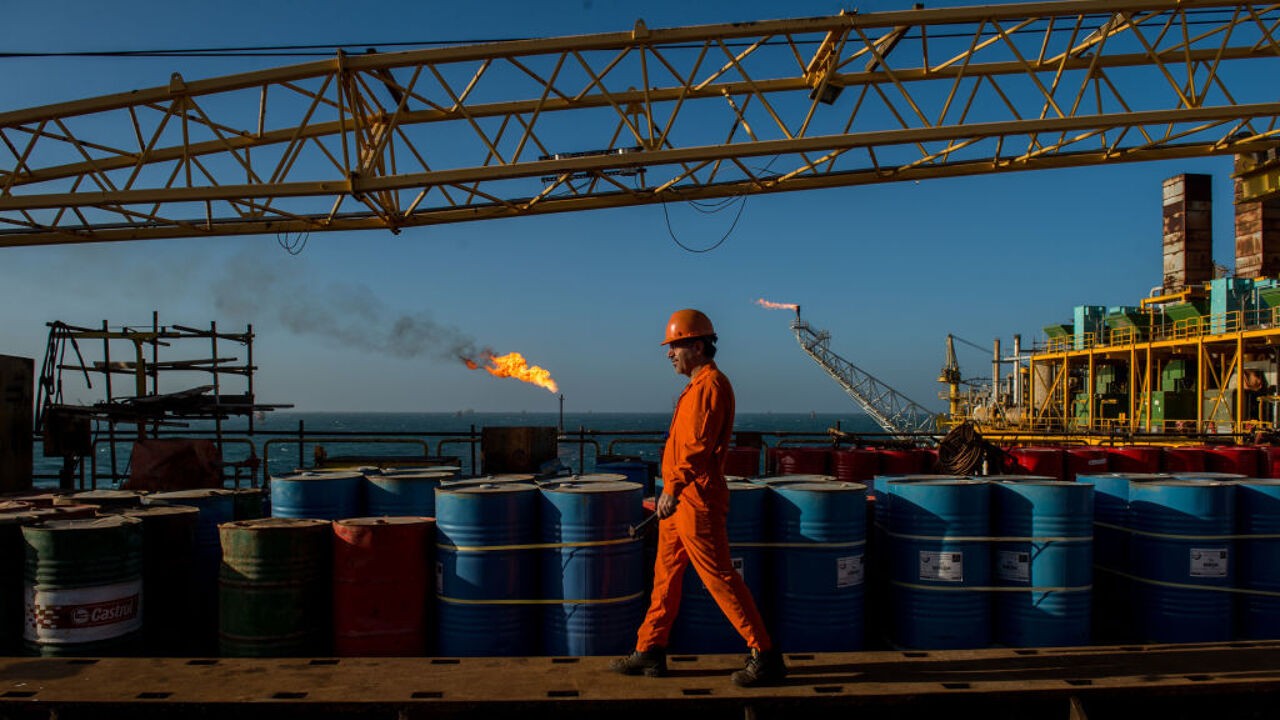 Wat betekent de oorlog in Iran voor de olie- en gasprijzen, economie en beurzen?