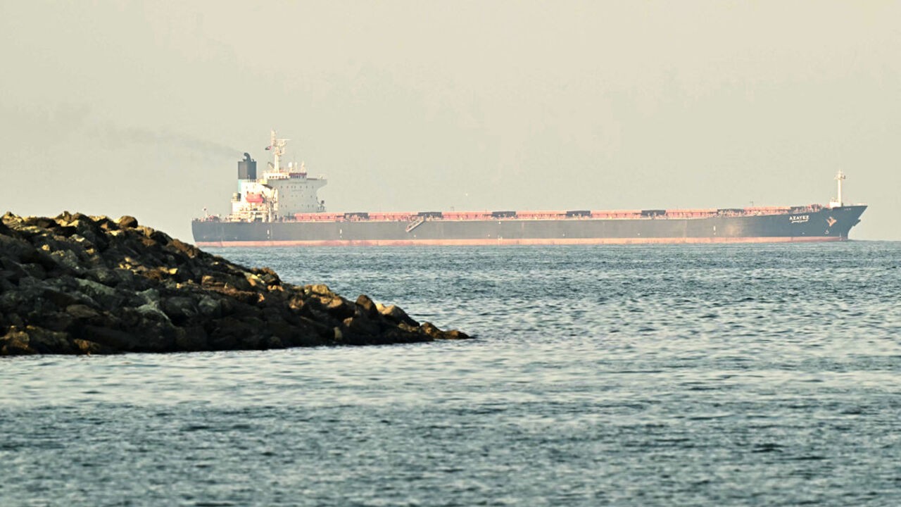 Trump wil schepen begeleiden door Straat van Hormuz, Macron wil coalitie oprichten om zeeroutes te beveiligen