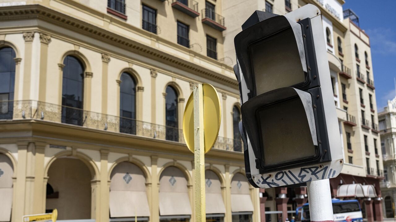 Twee derde van Cuba zit zonder stroom door "onverwachte"  uitschakeling van elektriciteitscentrale