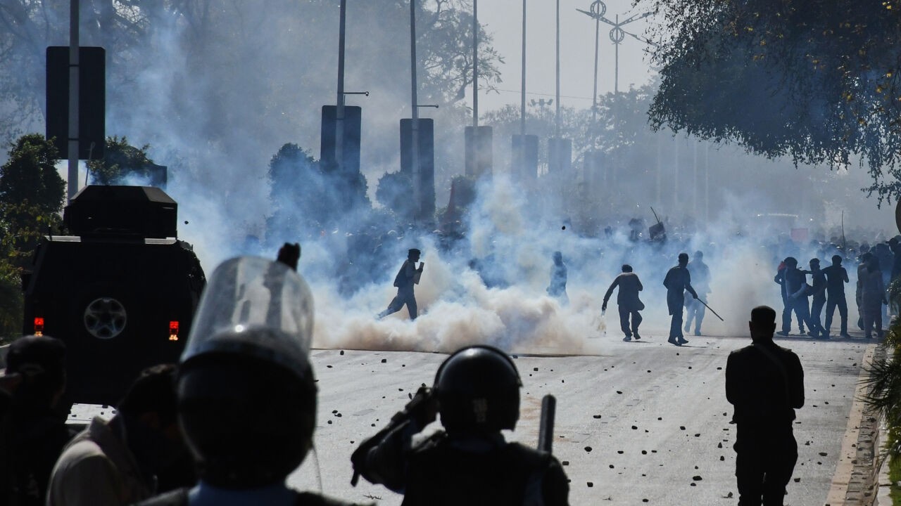 Pogingen tot de-escalatie gefaald: open oorlog tussen Afghanistan en Pakistan eist steeds meer slachtoffers