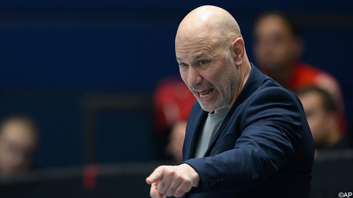 "Ik ben vereerd om terug te komen": Oostende stelt ex-speler Denis Wucherer aan als nieuwe hoofdcoach