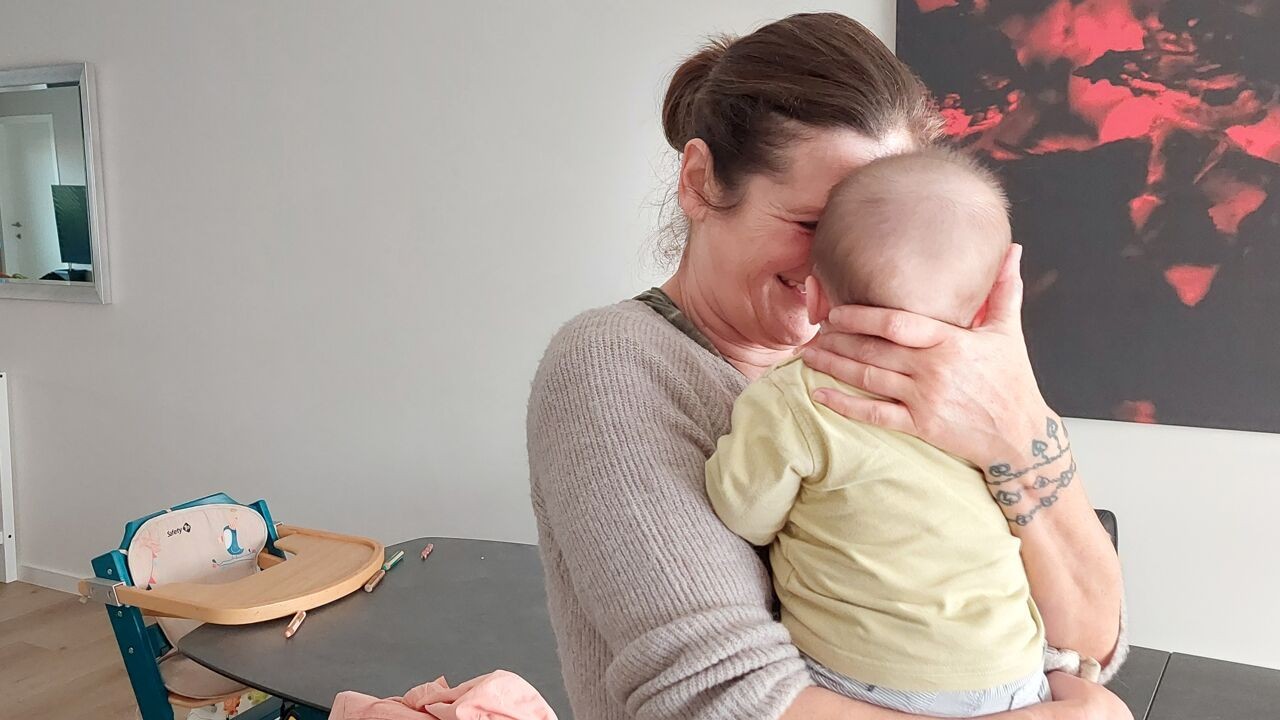 Ingrid (54) gaf via Facebook tientallen kinderen in nood een veilige thuis, maar nu neemt app over