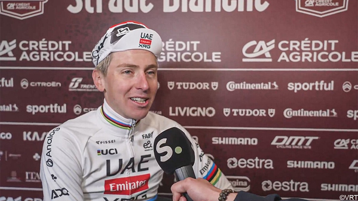 Tadej Pogacar raast als vanouds over het Toscaanse grind: "De kids achtervolgen zo hard dat ik sneller moet gaan"