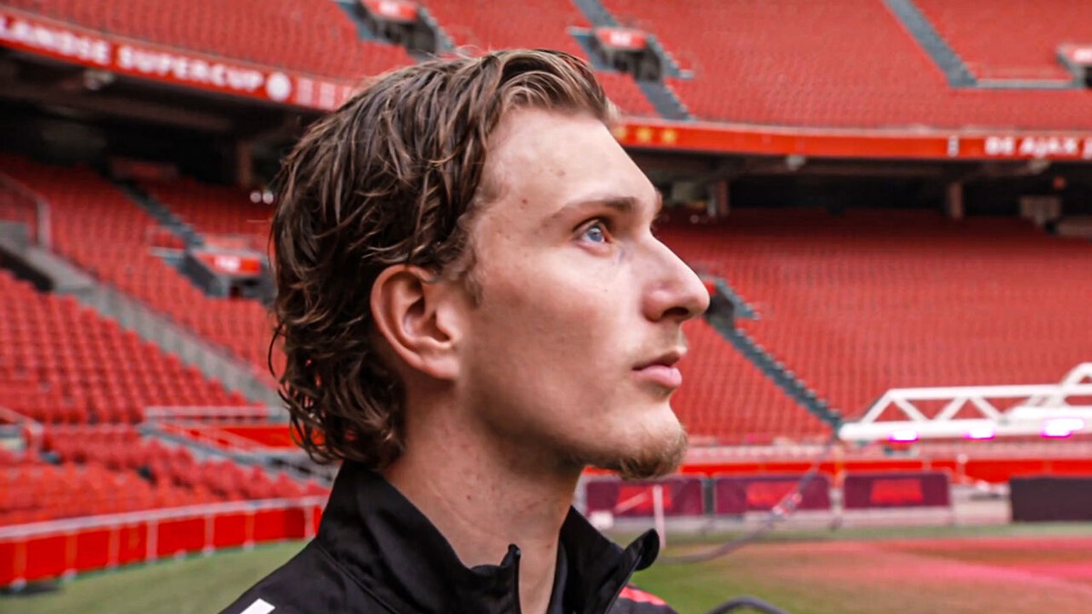 Op bezoek bij Mika Godts, de uitblinker van Ajax met grote dromen: "Ik weet dat ik mijn plaats heb bij de Duivels"