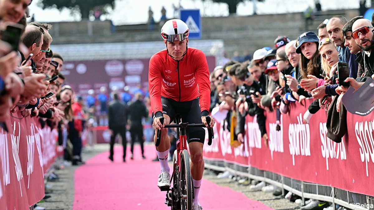 Na moeilijke dagen: Van Eetvelt verdwijnt uit Tirreno-Adriatico en focust op herstel