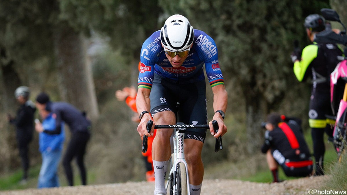 Jonge wolven maakten het Mathieu van der Poel erg lastig: "Het niveau lag ongelofelijk hoog"