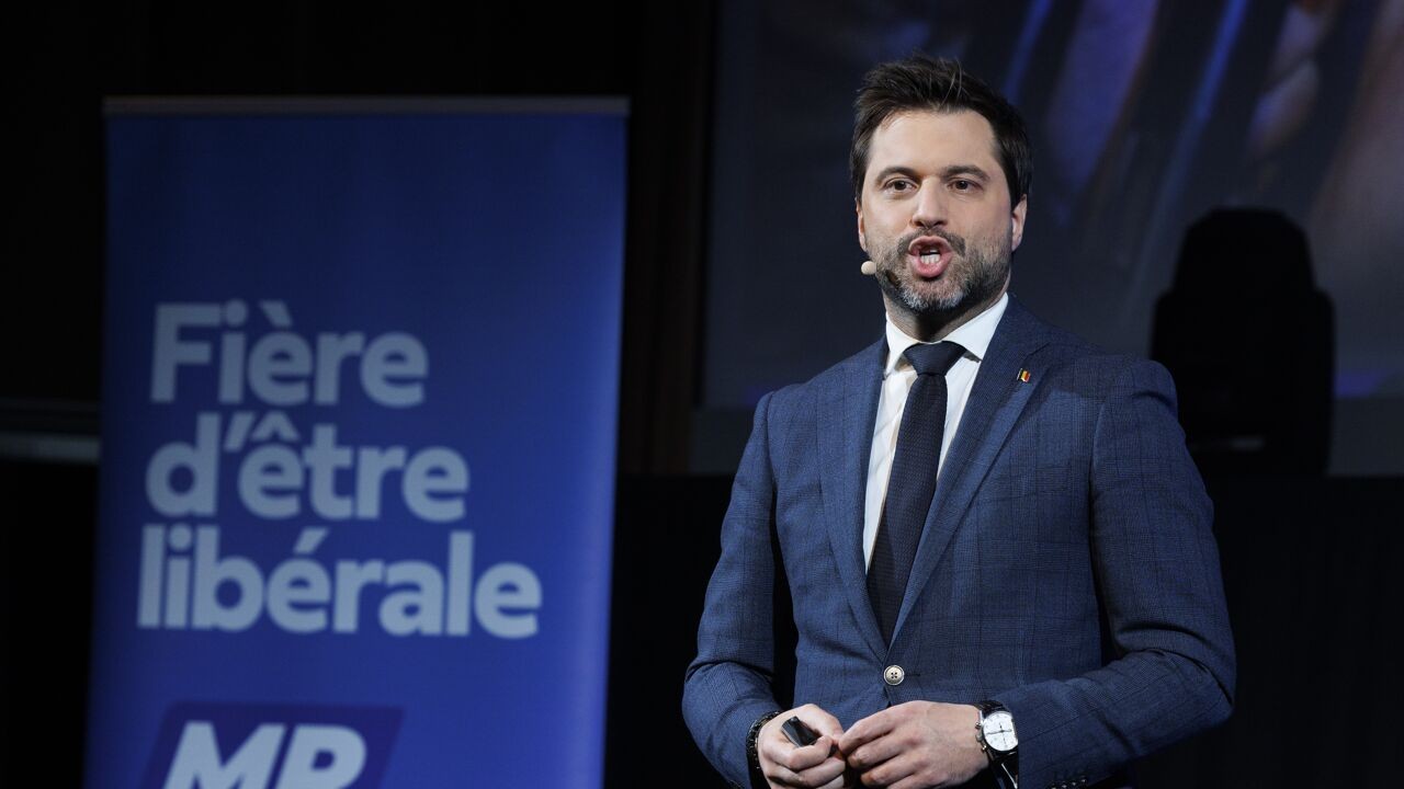 Bouchez hint al 2 jaar op 'MR Vlaanderen', maar doet hij het ook echt?