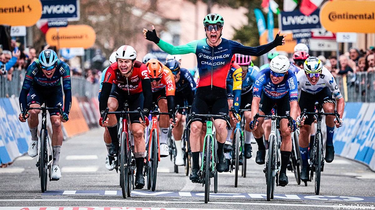 Net niet voor de Belgen: Tobias Lund Andresen vloert De Lie en Philipsen in chaotische sprint in Tirreno-Adriatico