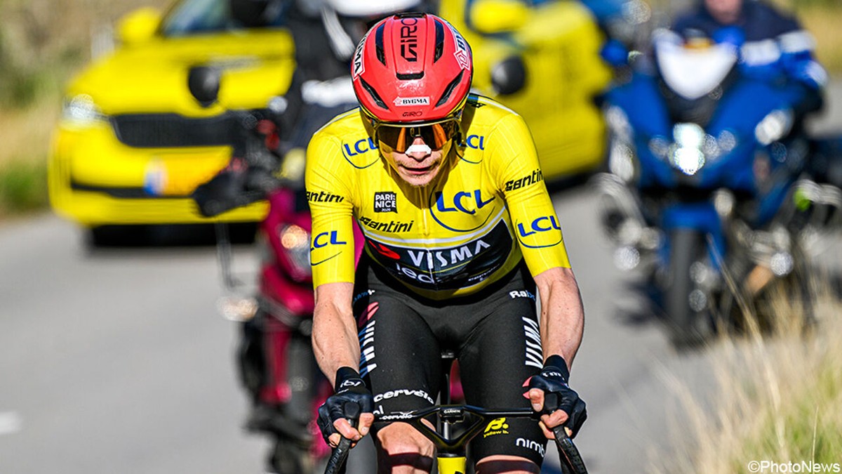 "Vrolijke" Jonas Vingegaard charmeert en groeit toe naar 'oude' niveau: "De waardes liggen hoger dan vorig jaar"