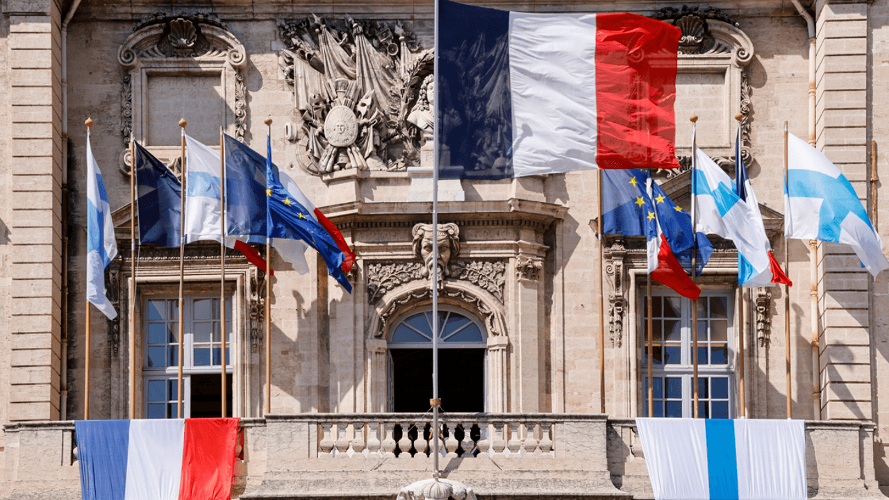 Fransen naar stembus: dit staat op het spel voor Parijs en voor het Rassemblement National van Marine Le Pen