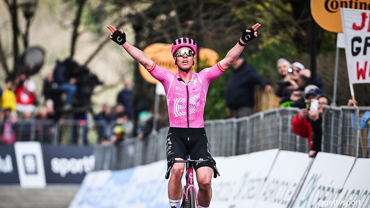 Zijn eerste zege sinds 2021: avonturier Michael Valgren houdt stand tegen ontketende favorieten, Del Toro weer leider