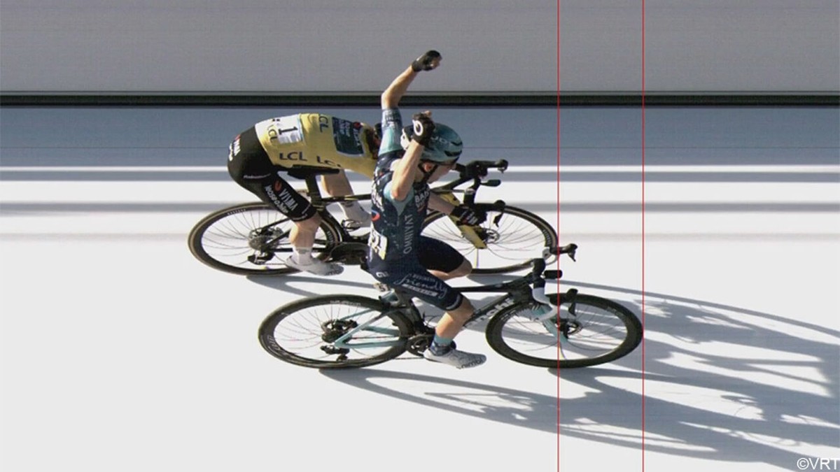 Lenny Martinez klopt Jonas Vingegaard in sprintje voor slotrit in Parijs-Nice, eindzege is wel voor de dominante Deen