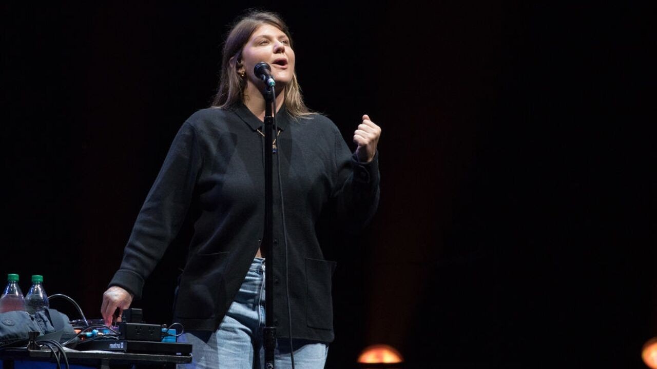 Met haar overleden grootmoeder aan haar zijde, zoekt Yebba opnieuw naar richting