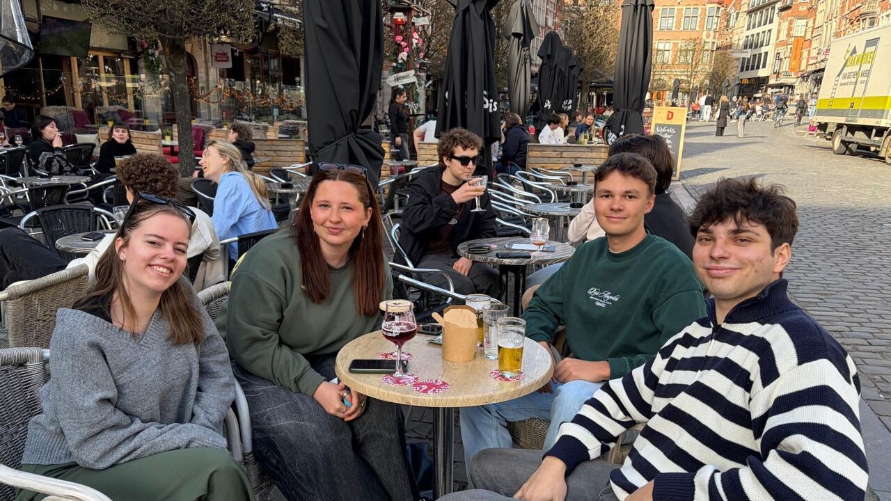 "Indrinken draait om gezelligheid, niet om alcohol": Leuvense studenten relativeren risicovolle drinkpatronen uit VAD-onderzoek