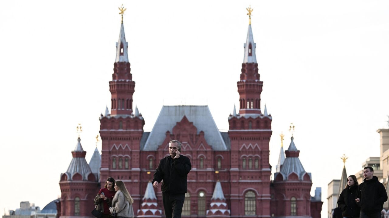 Grote delen Moskou al 2 weken zonder mobiel internet, verkoop van walkie-talkies en mp3-spelers stijgt