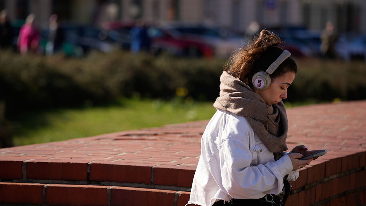 Muziekverkoop in België stijgt voor het 5e jaar op een rij, omdat we massaal streamen en (iets) meer vinyl kopen