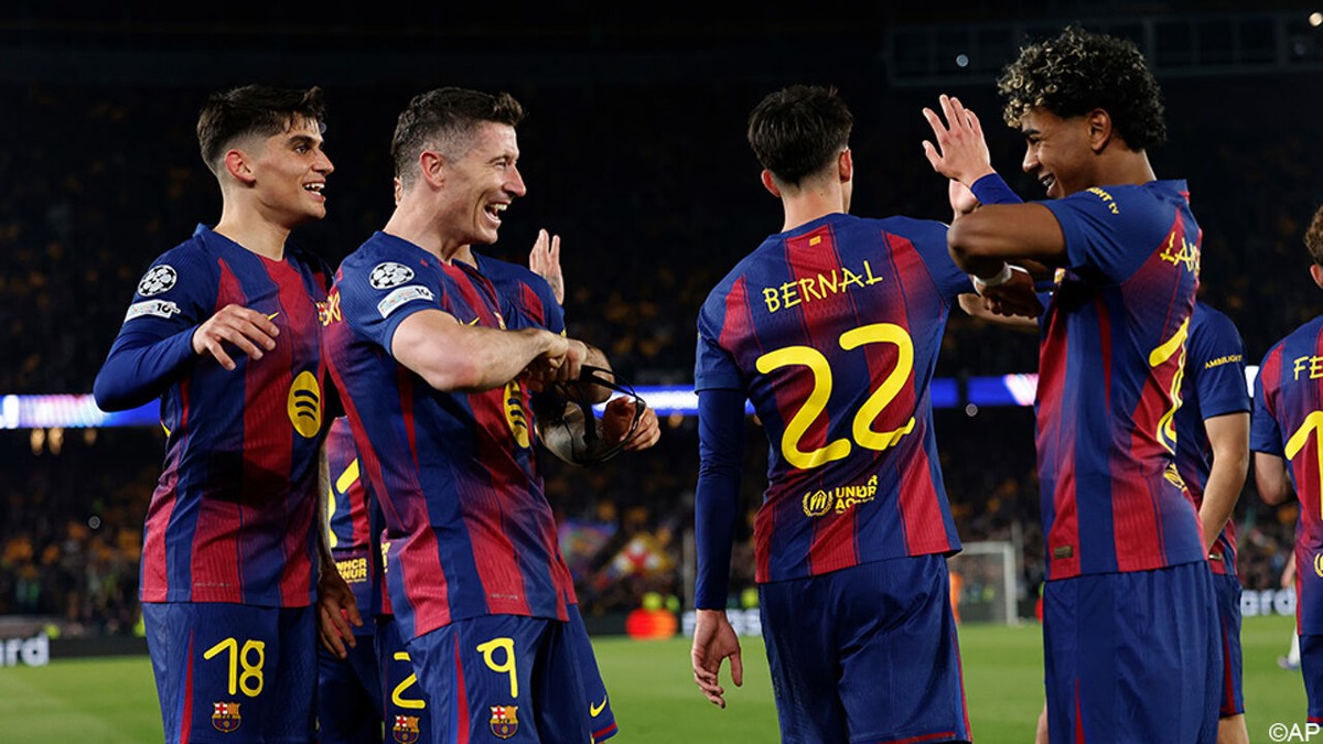 Met grote sier naar de kwartfinales: Barcelona slacht Newcastle in zinderende terugwedstrijd met 7-2 volledig af