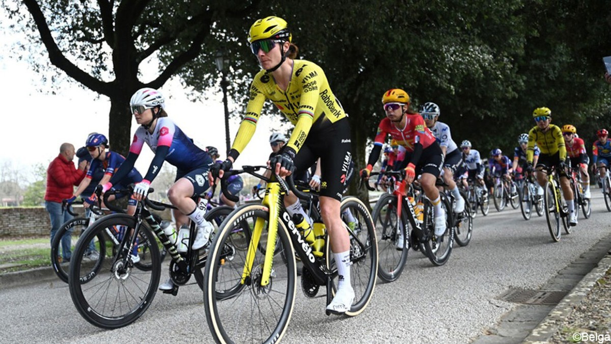 Milaan-Sanremo bij de vrouwen: Marianne Vos blijft bij haar ernstig zieke vader in Nederland