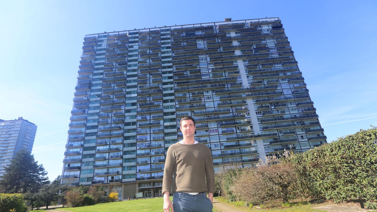 Bewoners in woontoren Molenbeek zitten al maand zonder verwarming of warm water