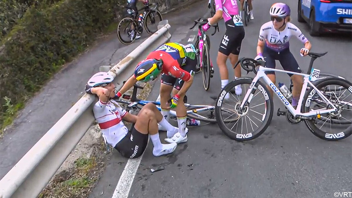 "Je wordt afgeleerd om te helpen": waarom het gebaar van Kim Le Court bij de valpartij in Milaan-Sanremo zo uitzonderlijk is