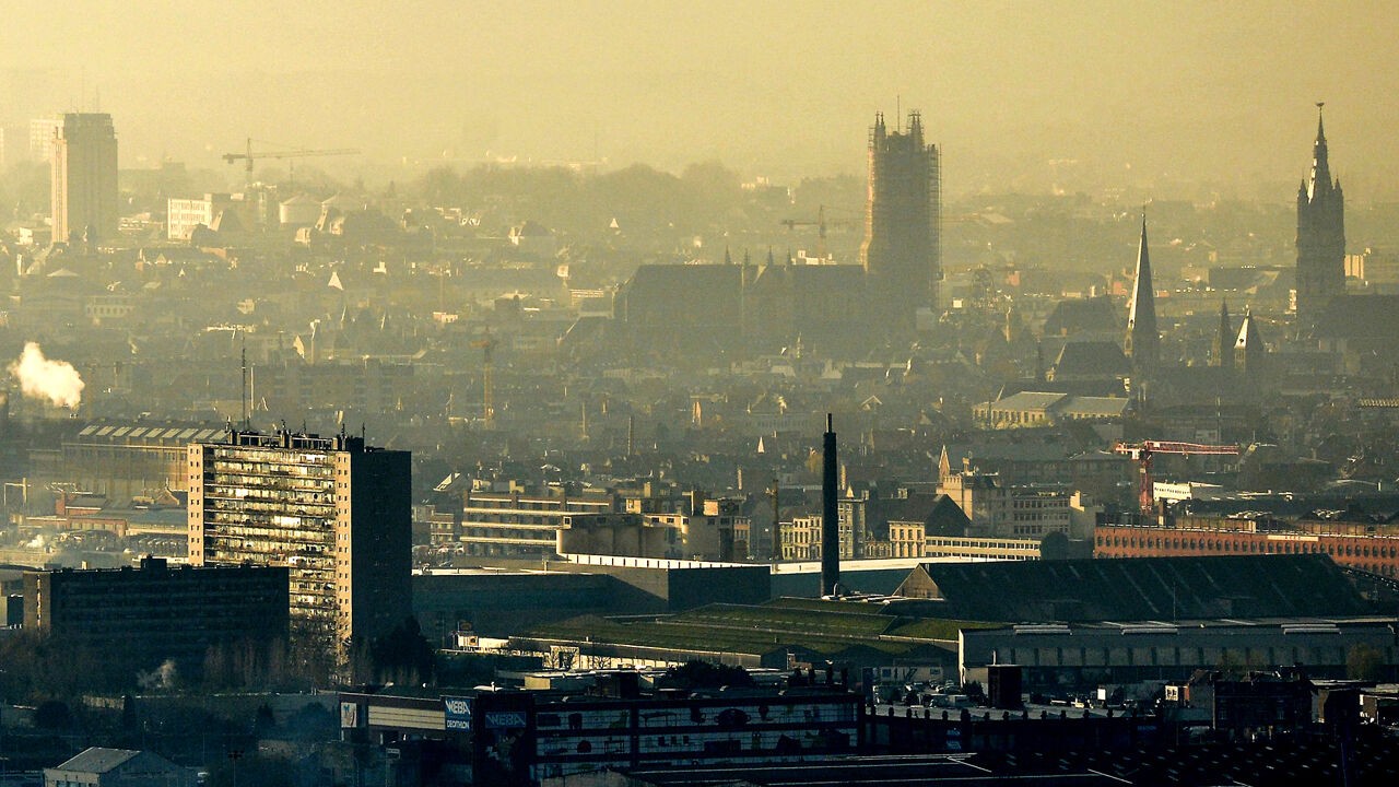 Lentesmog teistert opnieuw de lucht: wat is het?