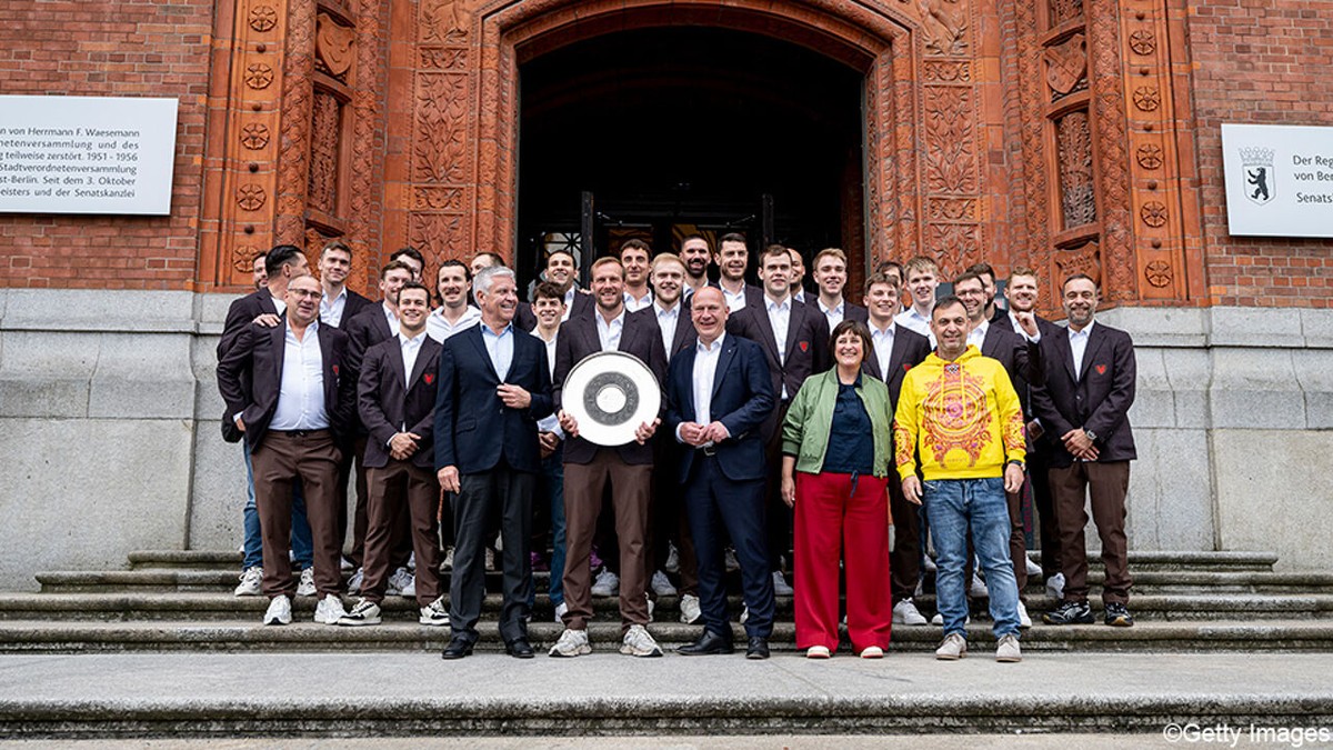 Gestolen? Versmolten? Neen, kampioensschaal duikt op in Berlijnse kelder