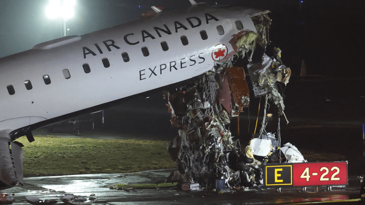 Vliegtuig en voertuig botsen op luchthaven LaGuardia in New York: 2 piloten overleden