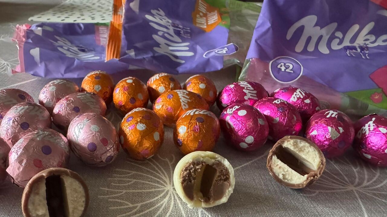 "Verandering in productieproces": paaseitjes van Milka blijken plots niet volledig meer gevuld