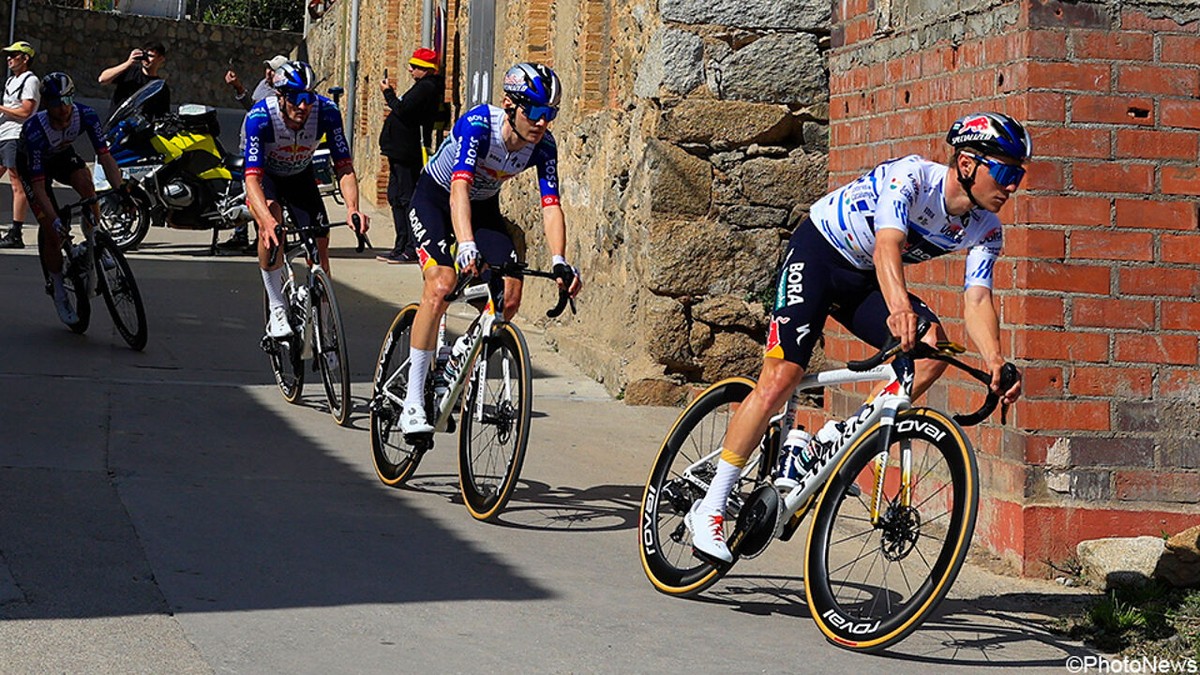 Mengt Remco Evenepoel zich morgen in lastige beginfase van rit 3 in Catalonië? "Het kan spektakel opleveren"