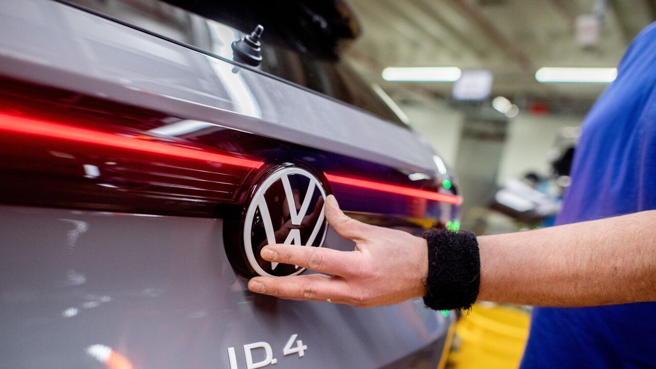 Volkswagen roept bijna 100.000 elektrische auto's terug door batterijprobleem, ook 2.200 Belgen getroffen