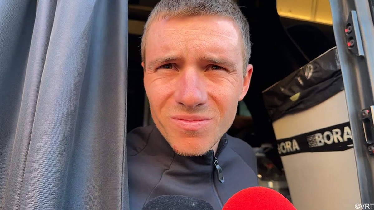 Evenepoel is bezorgd om "best zwaar geraakte elleboog" na val en deelt steekje uit naar Vingegaard