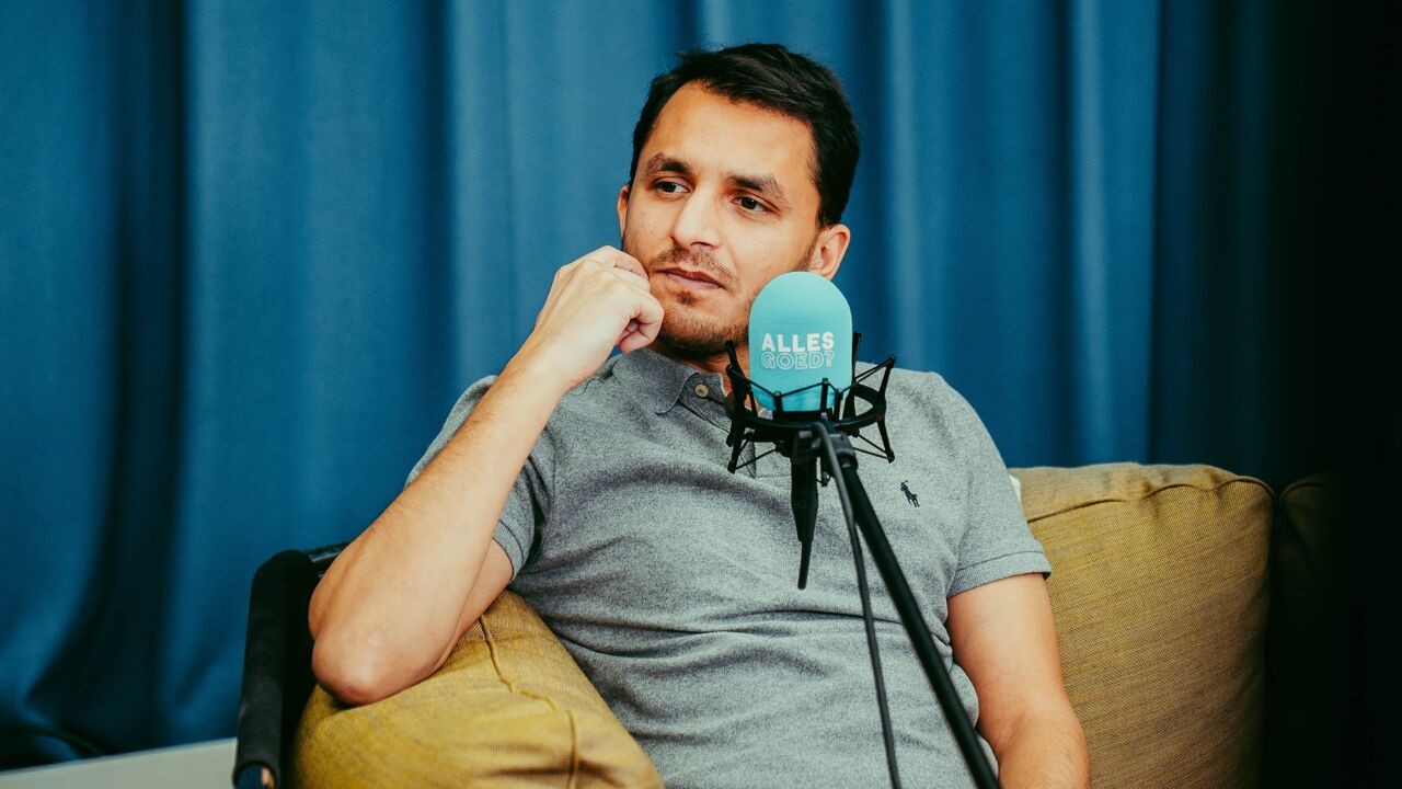 "Het blijft een constante struggle": comedian Mohsin Abbas ging in relatietherapie na zijn plotse tv-doorbraak