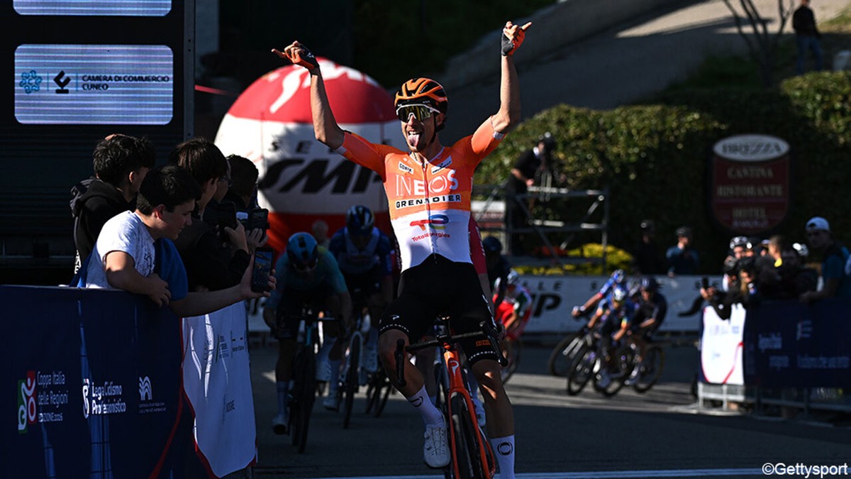 Nieuwe Franse zege voor Ineos Grenadiers: Axel Laurance wint oppermachtig eerste rit Coppi e Bartali