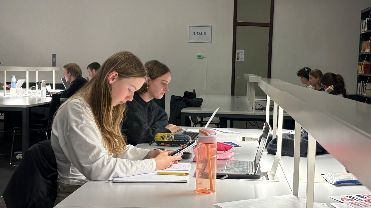 UAntwerpen helpt studenten met hun uitstelgedrag tijdens Langste Nacht van de Uitgestelde Taken