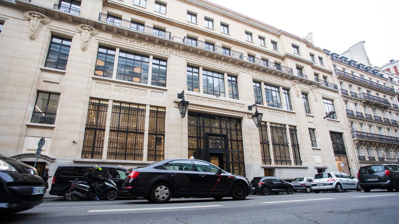 Aanslag verijdeld in Parijs: man opgepakt met zelfgemaakt explosief bij Bank of America