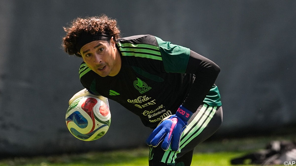 Selecties WK voetbal: Guillermo Ochoa is er een 6e keer bij, Julio Enciso (Straatsburg) is blikvanger bij Paraguay