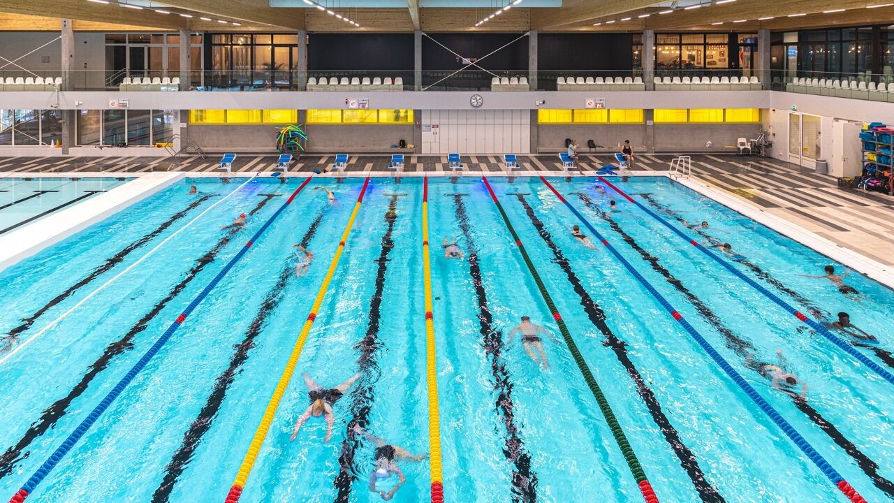 Leerlingen uit Haaltert zwemmen nu ook aan voordeeltarief in zwembad Aquatopia in Aalst